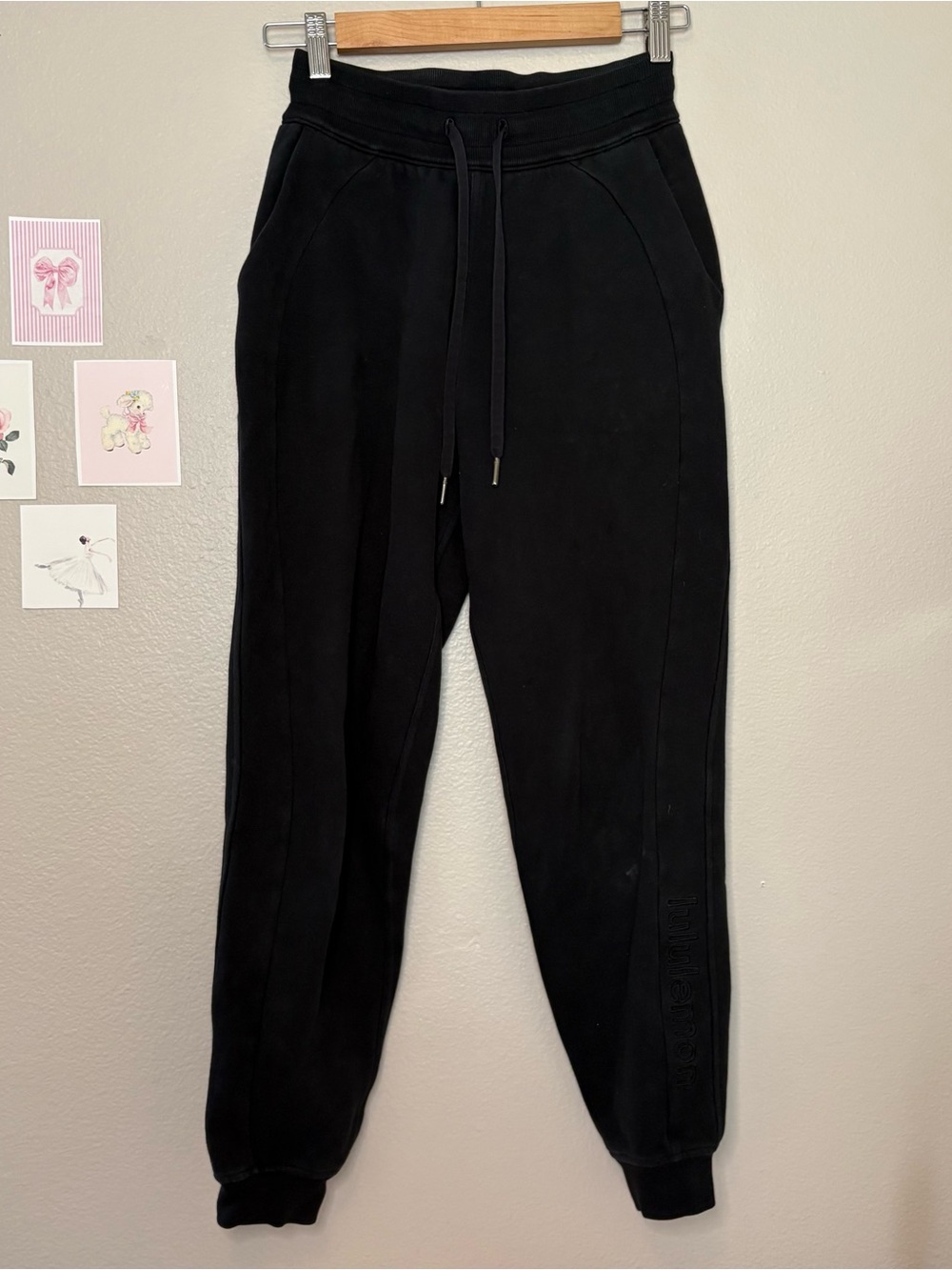 Lululemon cotton casual sweatpants tapered fit preppy black quiet luxury 2 yoga